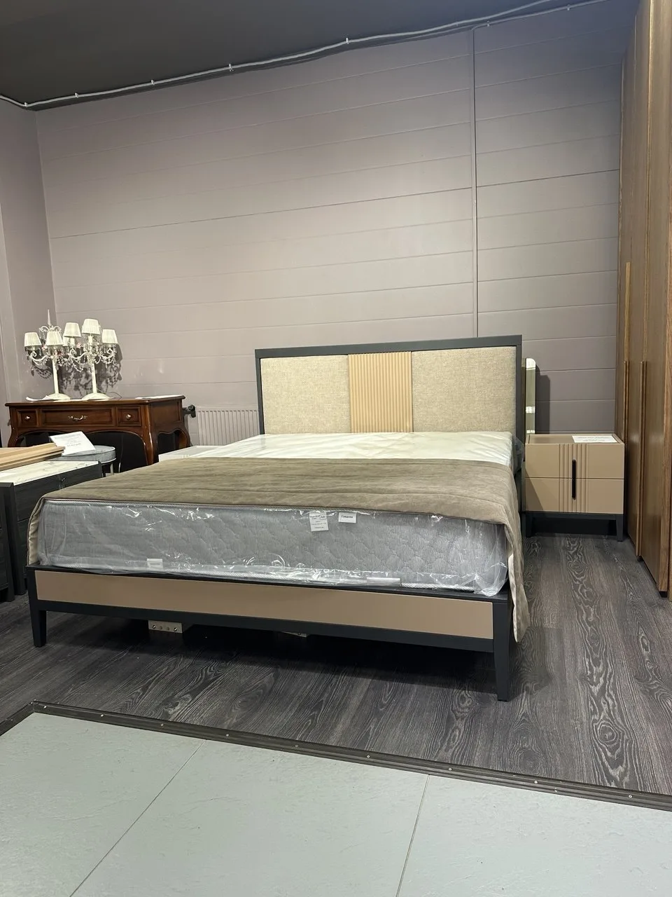 MEBELGROUP MEYSON Кровать 160*200
